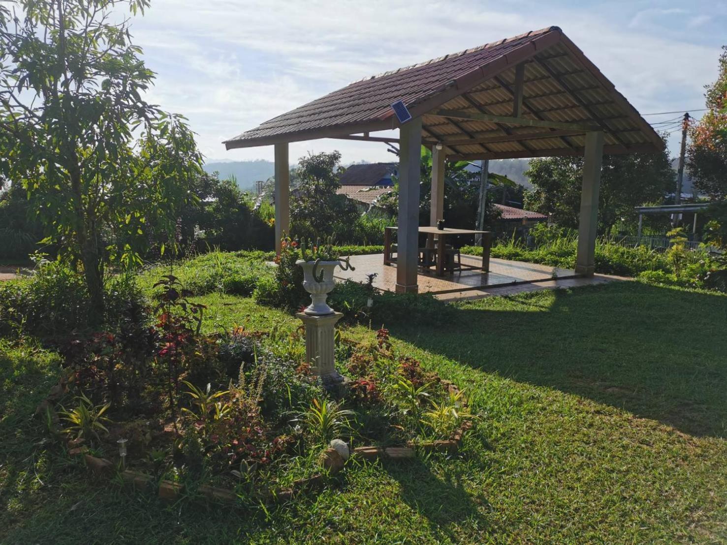 Betong House In The Garden Exterior foto