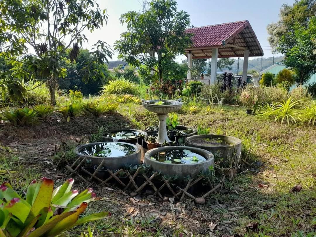 Betong House In The Garden Exterior foto